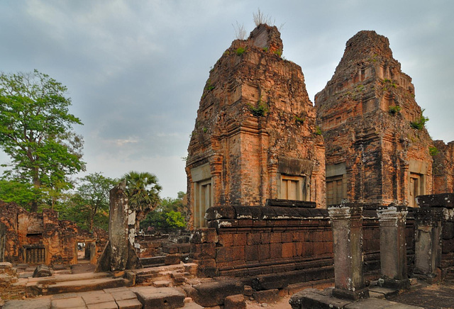 Prasat Pre Rup library