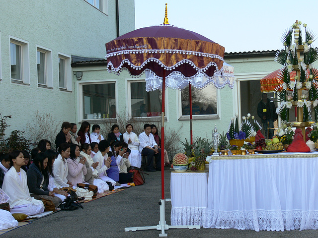 Makha Bucha in der Oberpfalz