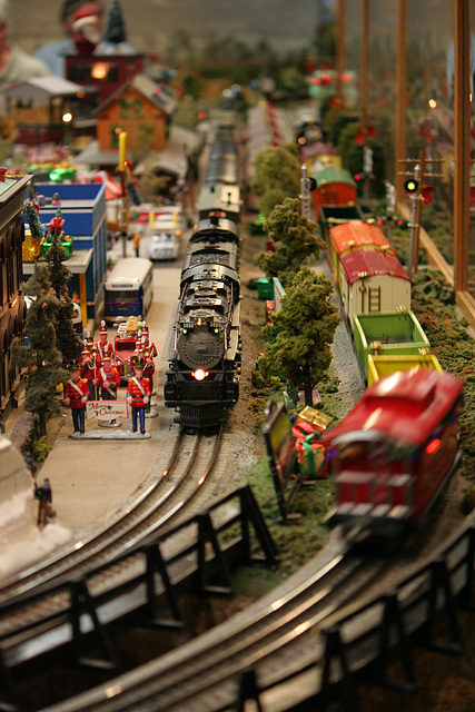 San Diego Model Railroad Museum Christmas Display (2067)