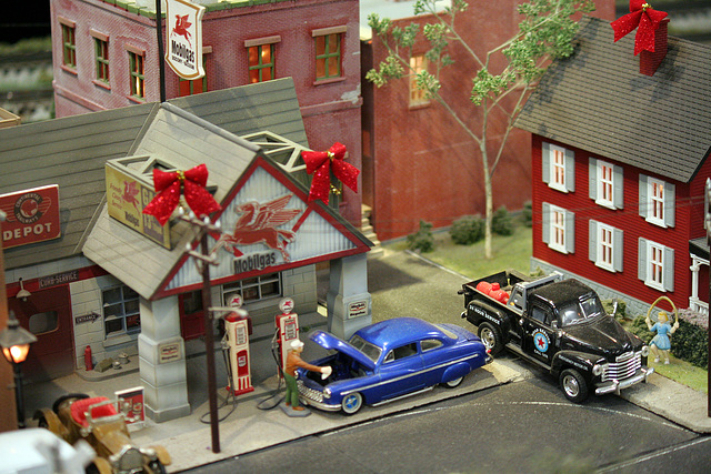 San Diego Model Railroad Museum Christmas Display (2074)