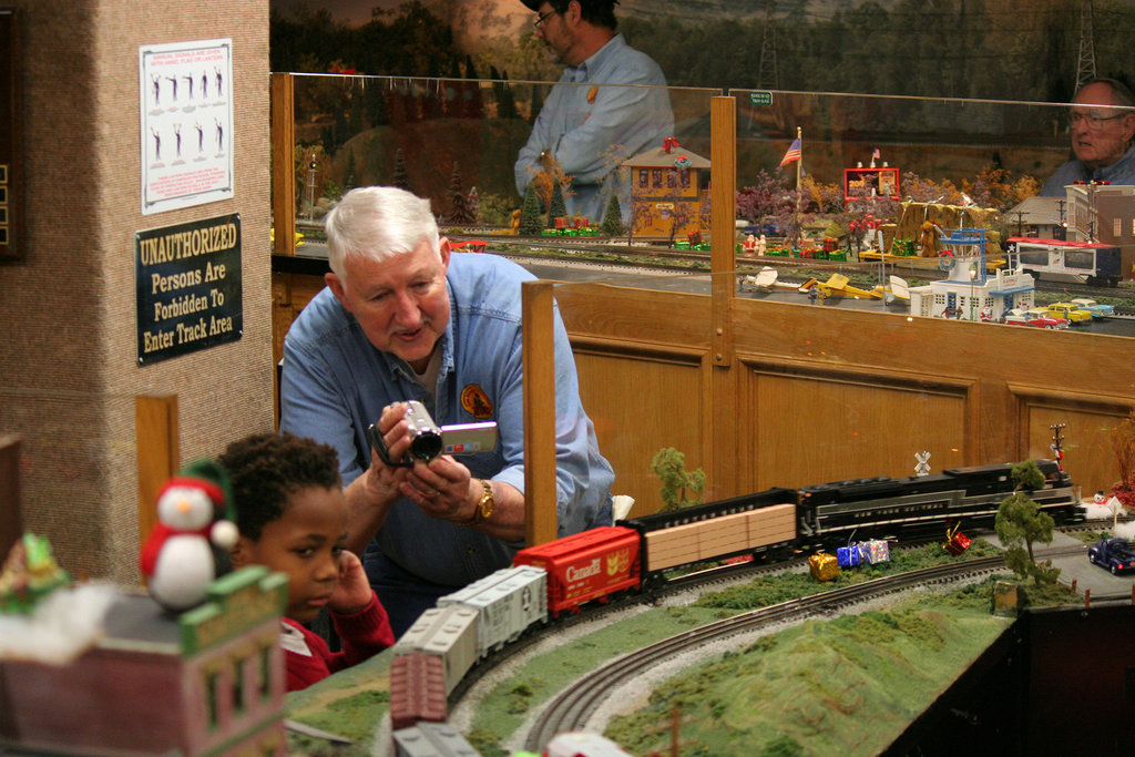 San Diego Model Railroad Museum Christmas Display (2083)