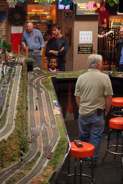 San Diego Model Railroad Museum Christmas Display (2084)