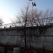 Lampadaire et mur de ciment / Cement wall and street lamp - 30 novembre 2011