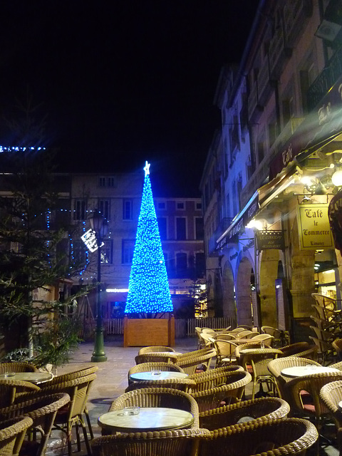 Noel 2011 24 au soir place de la République à Limoux