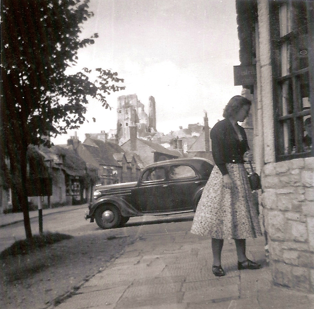 Window Shopping in Corfe Village