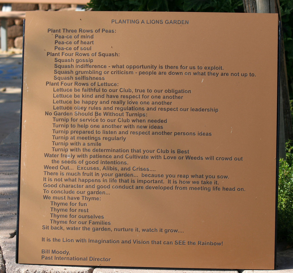 Lion's Garden at Santee Lakes (1638)