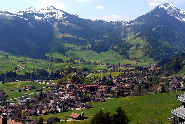 Château-d'Oex et les Alpes vaudoises...