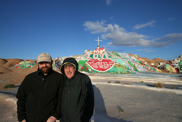 Eric & Bob at Salvation Mountain (3506)