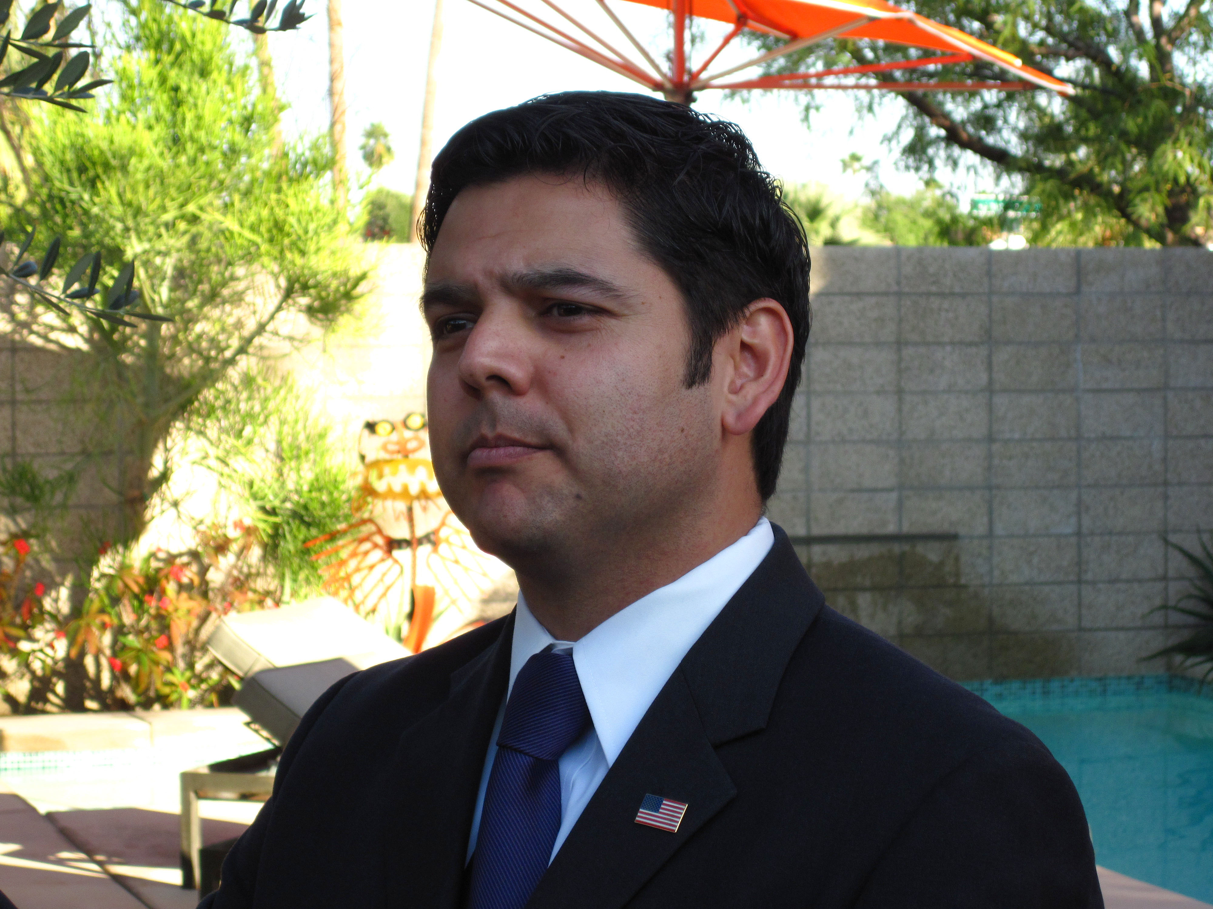Dr. Raul Ruiz (1942)