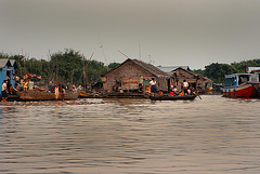 Village life in Chong Khneas