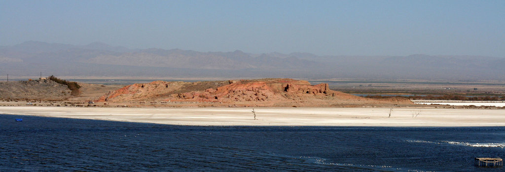 Sonny Bono NWR View Of Red Hill Marina (2785)