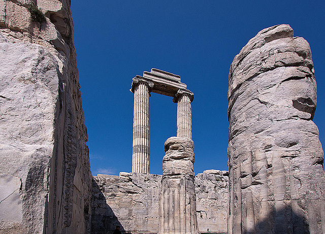 20120315 7752RWw [TR] Didyma, Apollon-Tempel