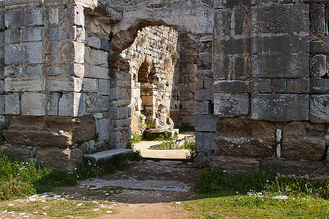 20120315 7736RAw [TR] Milet, Faustina-Thermen