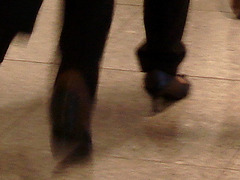 Airport Lady in high heels / Dame d'aéroport en talons hauts -  Copenhague, Danemark / 26 octobre 2008