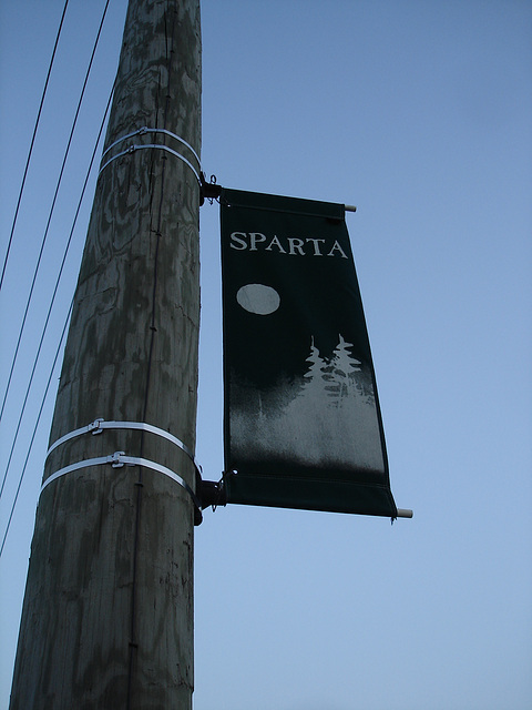 Lune et sapins électriques sur Sparta.......Moon and electric Christmas trees - 15 juillet 2010