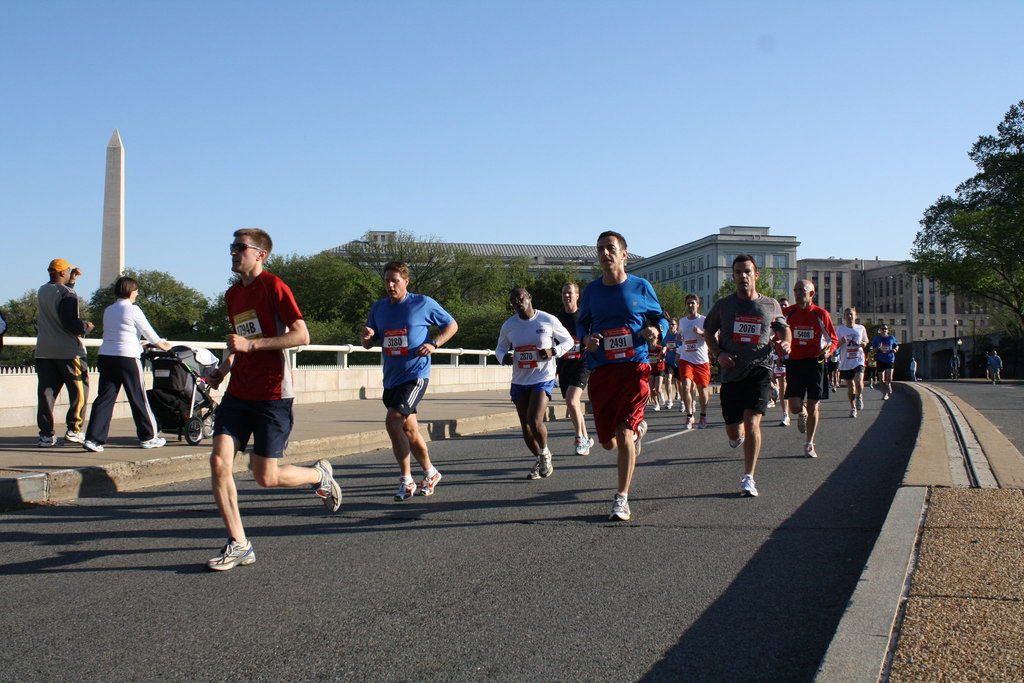 84.NCBF.10MileRun.TidalBasinEast.WDC.11April2010