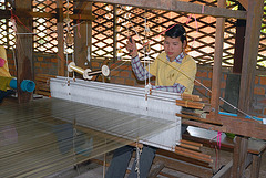 Silk weaving by manual work