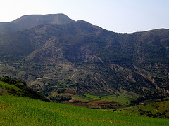 vers la plage de Porsay par route de montagne