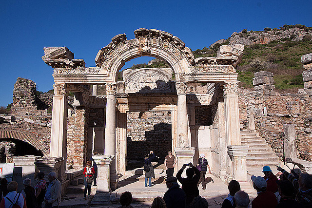 20120319 8113RWw [TR] Ephesos, Hadrians-Tempel