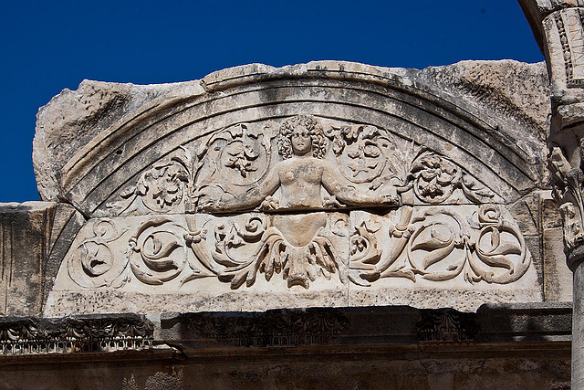 20120319 8063RAw [TR] Ephesos, Hadriantempel