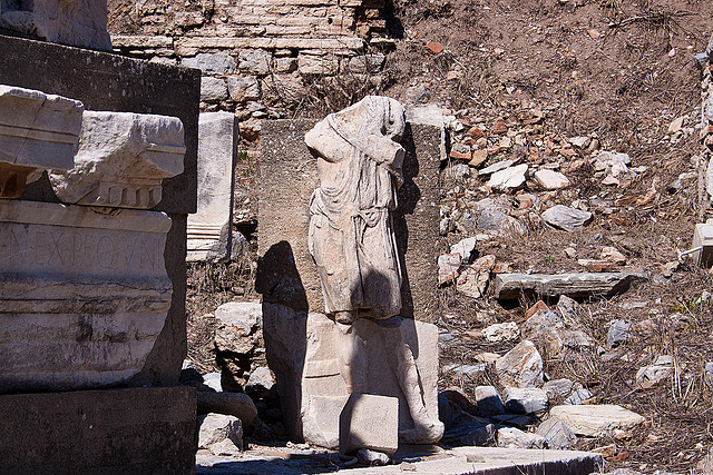 20120319 8046RAw [TR] Ephesos, Memmius-Monument