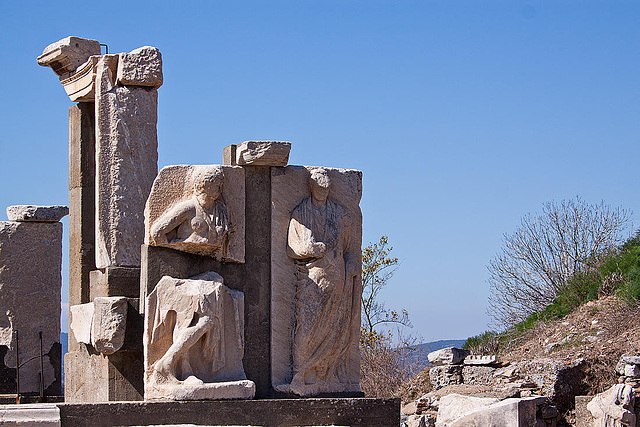 20120319 8045RAw [TR] Ephesos, Memmius-Monument