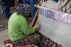 20120318 8001RAw [TR] Bergama, Teppich-Knüpferei