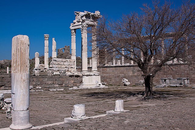 20120318 7973RAw [TR] Pergamon, Trajans-Tempel