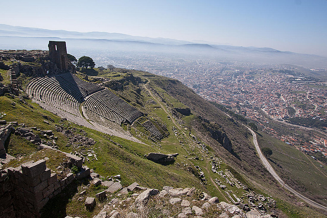 20120318 7940RWw [TR] Pergamon, Theater