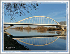 le pont Confluence sur la MAINE-BLUE PLANET/PLANETE BLEUE