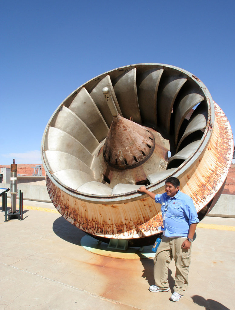 Glen Canyon Dam - An Original Cast Iron Turbine (4408)