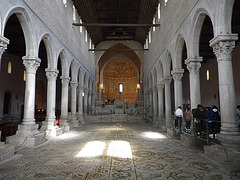 Basilique d'Aquilée, intérieur.