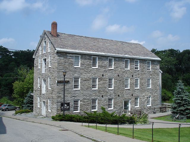 The Frog Hollow Mill.