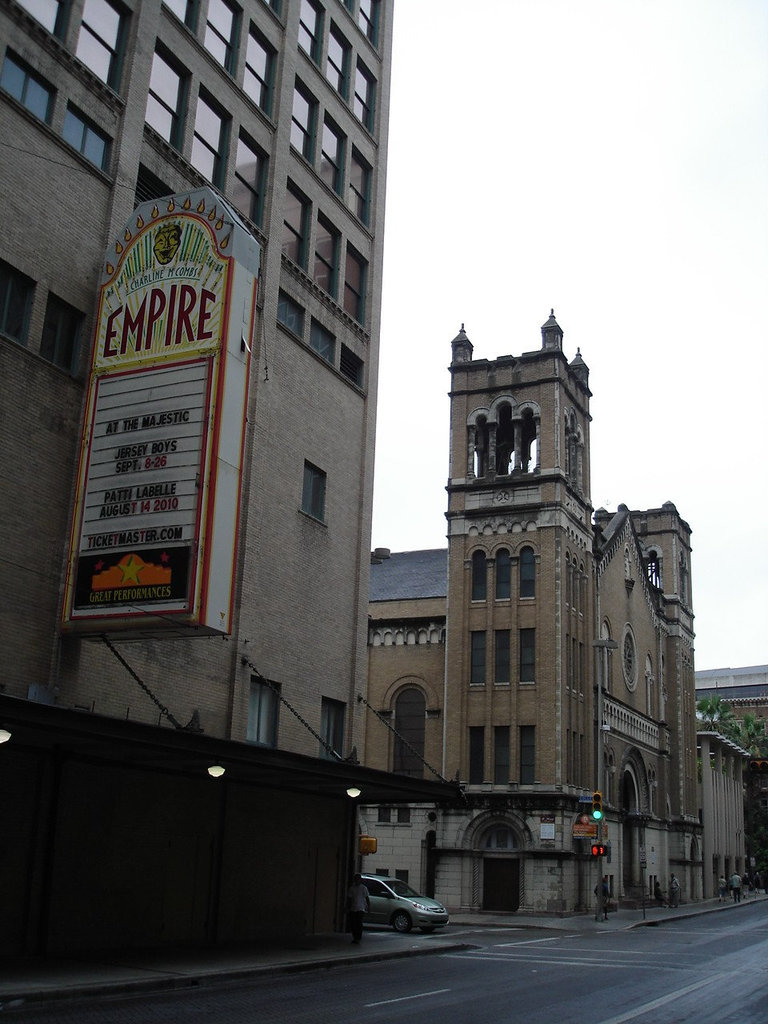 Église empirique / Empirical church.