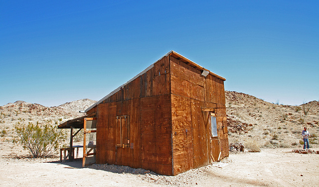 Shack Near Red Canyon (3755)