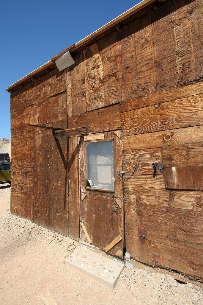 Shack Near Red Canyon (3756)