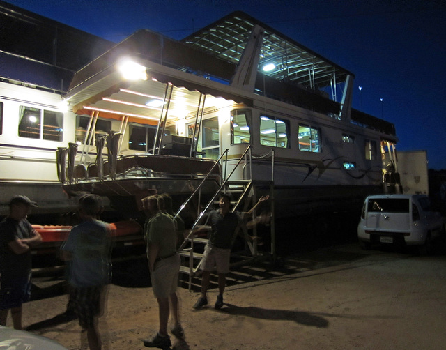 Houseboat In Page, Arizona (0951)