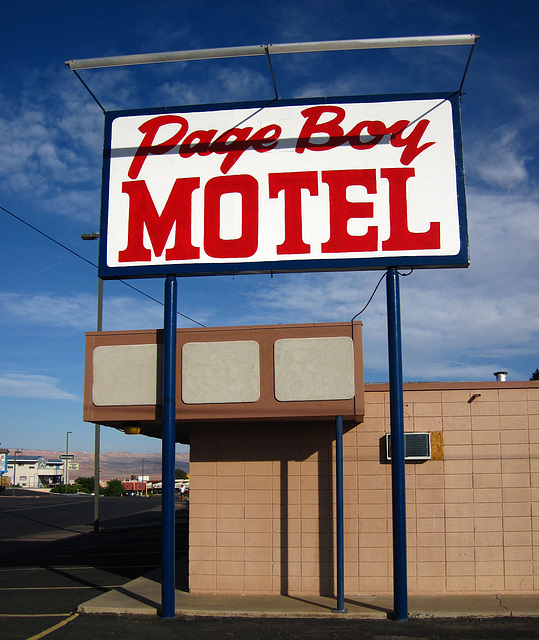 Page Boy Motel (2206)