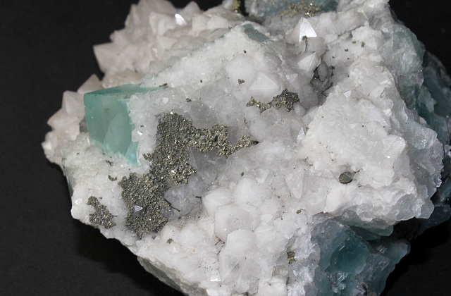 semis de pyrite-Fluorite vert d'eau 'turquoise clair' (3)