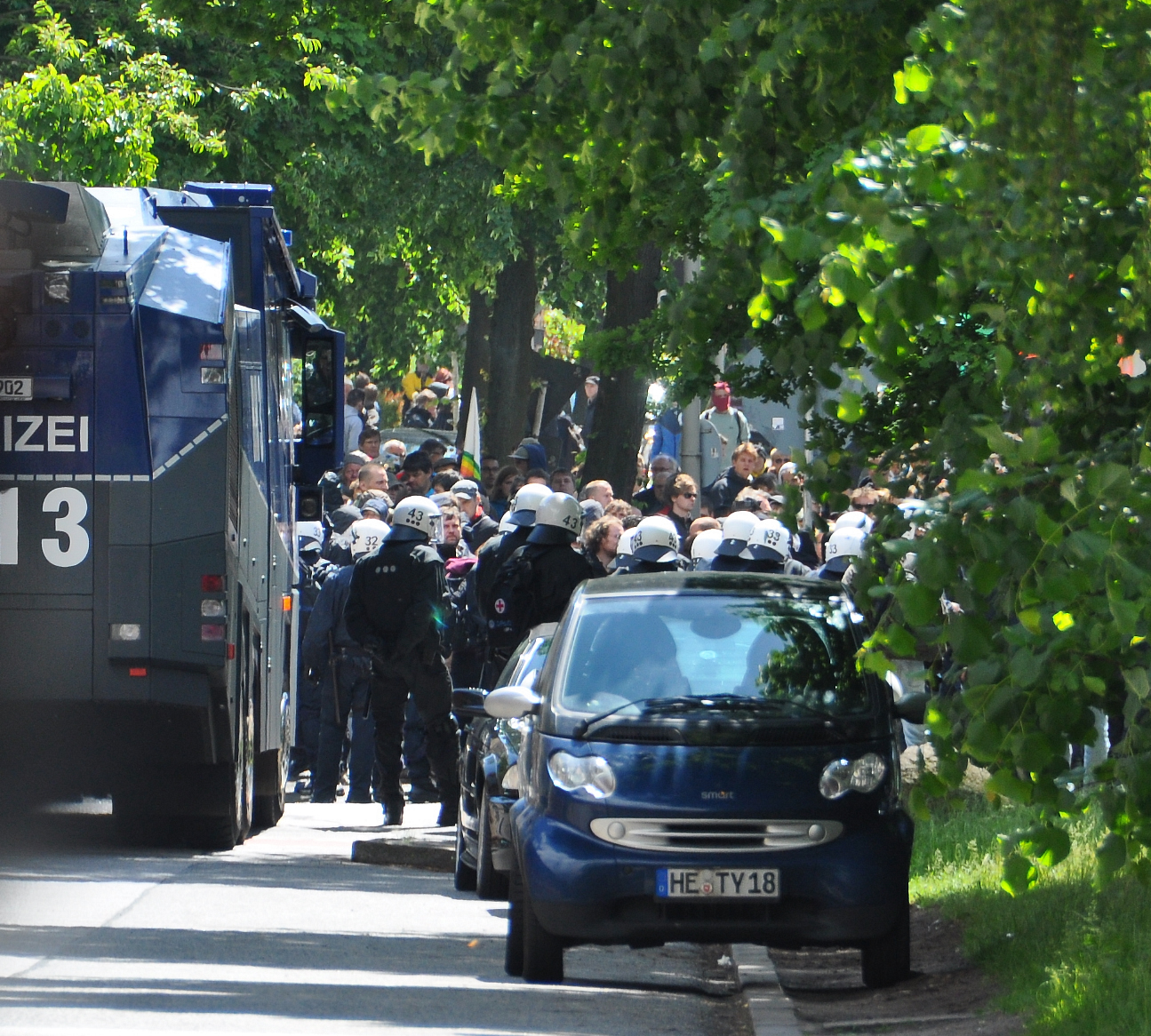 Demo: "Kein Platz für Nazis in Hamburg"