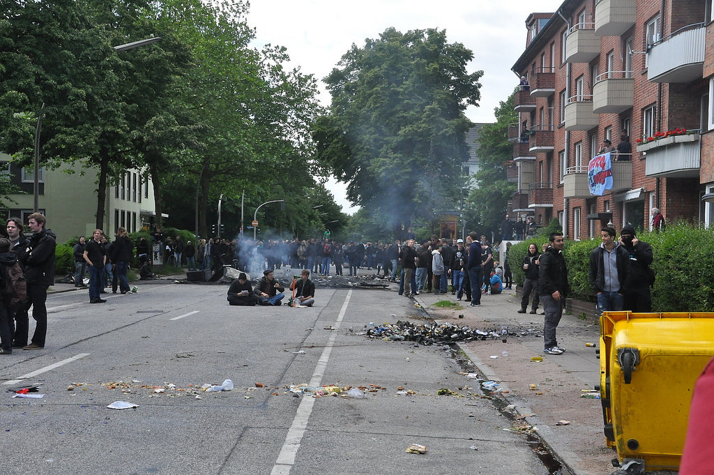 Demo: "Kein Platz für Nazis in Hamburg"