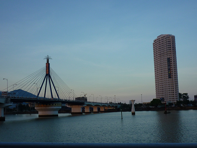 La nuit tombe sur Da Nang