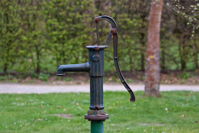 20120413 8514RAw [D~LIP] Schwengel-Pumpe, UWZ, Bad Salzuflen