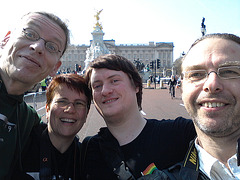 Buckingham Palace - London - 120324 (mobile)