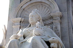 Queen Victoria Monument - London - 120324