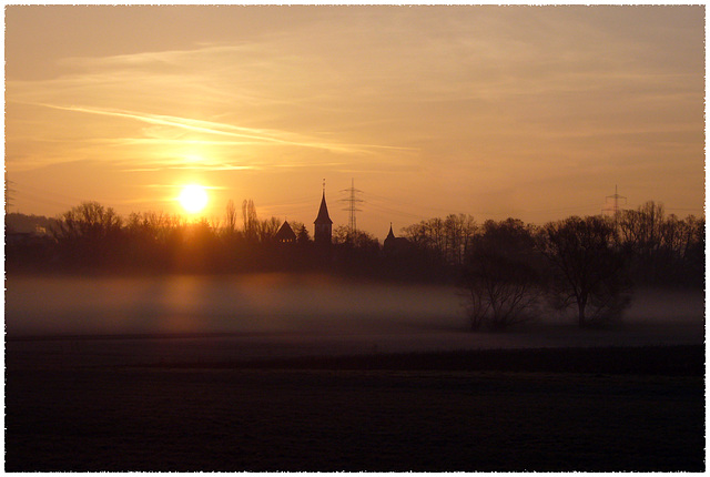 Nebelschwaden und Sonnenstrahlen