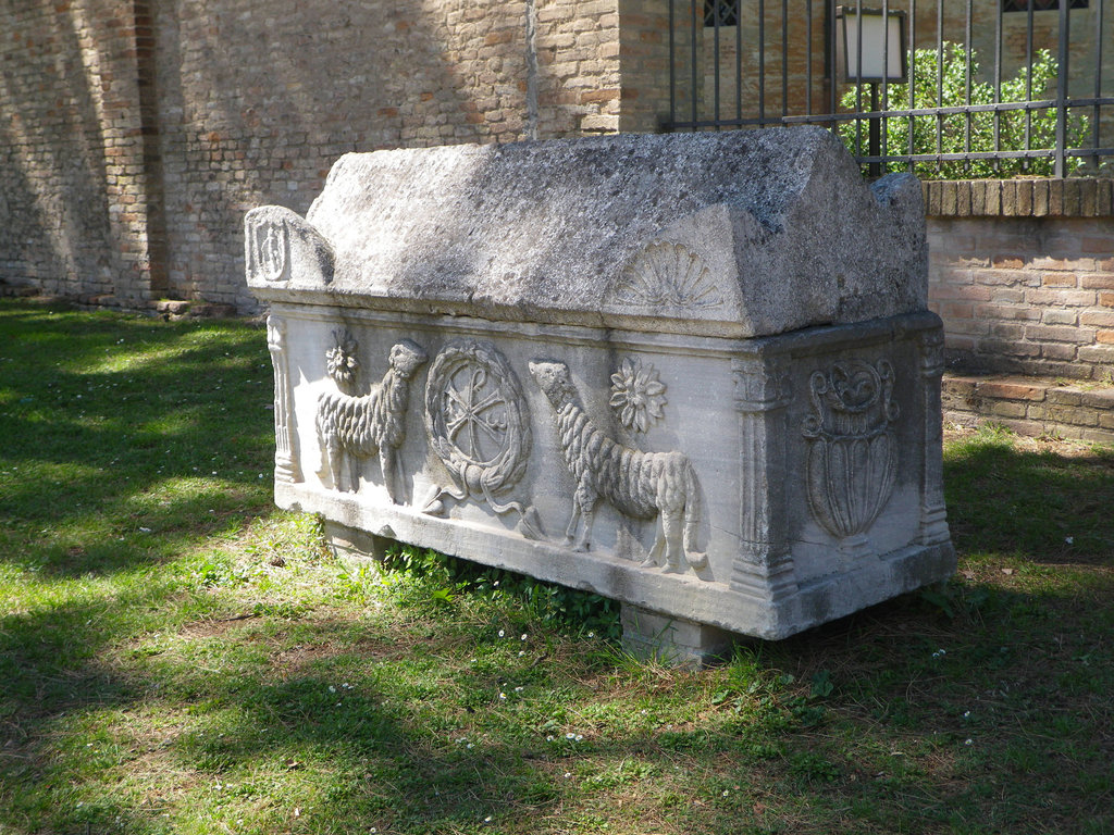 Sarcophage paléochrétien 1