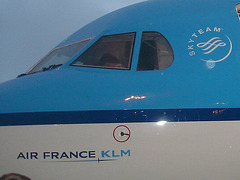 Schiphol airport blue boarding / Embarquement bleuté sur Schiphol - 26 octobre 2008