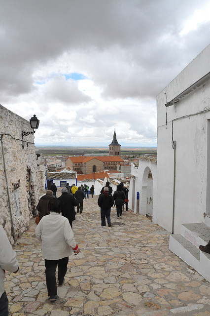 Surstrate al la centro de la vilaĝo