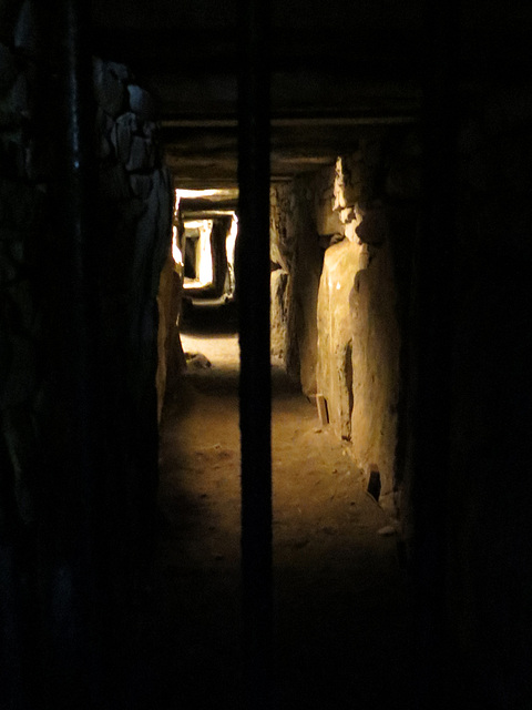 Im Grabhügel Knowth